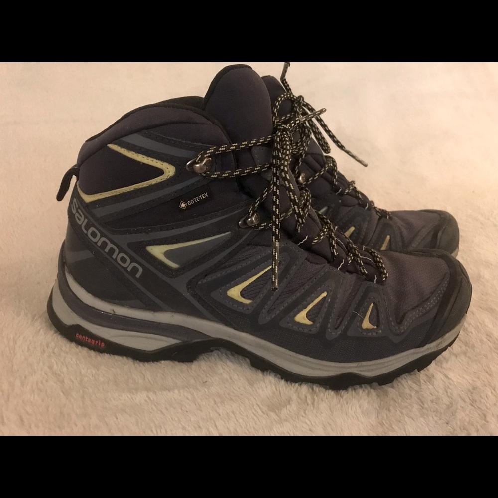 Women’s Solomon Hiking Boots, Size 8
